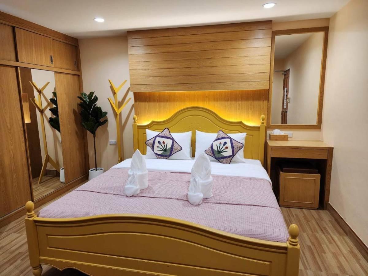 Alaita Hostel Patong Екстериор снимка